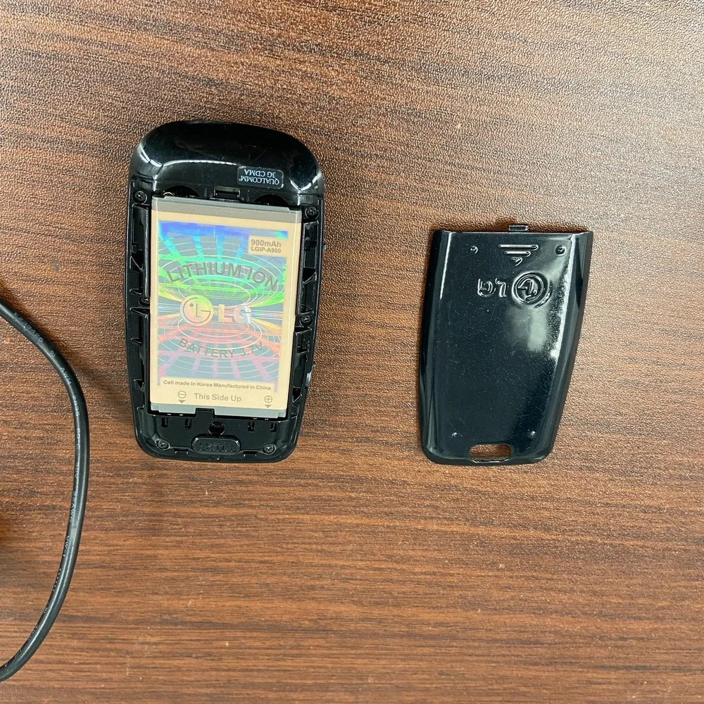 LG 150 Flip Cell Phone Black Bluetooth LCD Screen Foldable w/ Battery